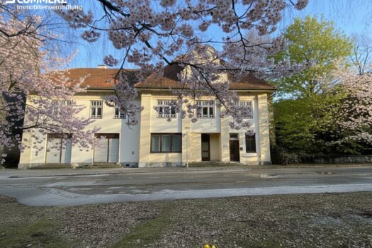 5hrhGjLsrxavaMhXBKBgmv