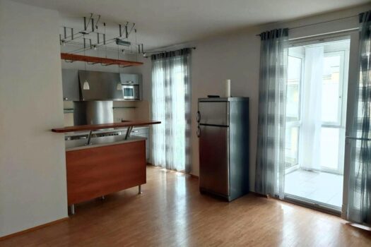 Küche mit Ausgang auf den Wintergarten