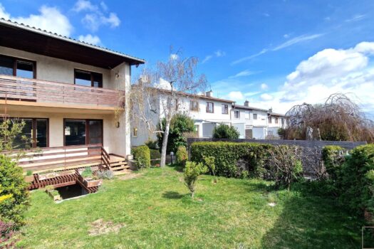 6FqoinahSGKJ8y6V8CkXMY