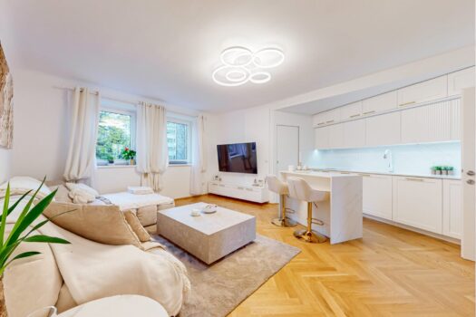 7DKgBlDUWpROIzzM29Az3E