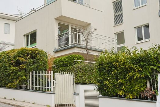 7Hx9BiGClyvCtwoBiV2Ur4