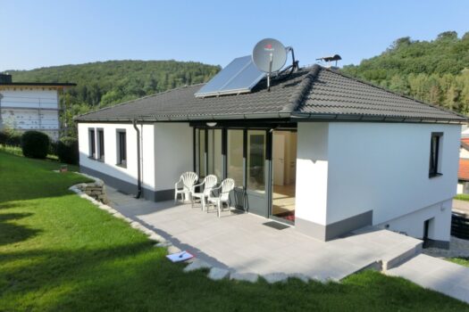 Hausansicht vom Garten