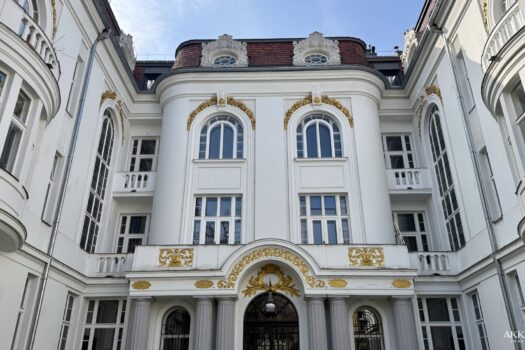 MKIGkUBq5FL9MNw4OB1vS