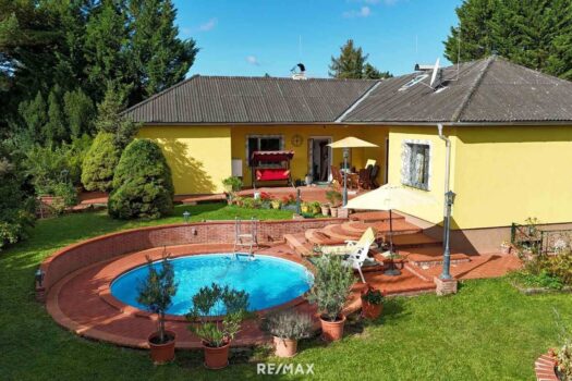 Licht, Luft und Freiheit: Bungalow mit großem Garten und Pool SgCj8Zn7aipqoA1KmzRSm