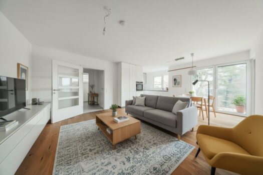 YF0AVHy1GxLLp97AgchGO 1