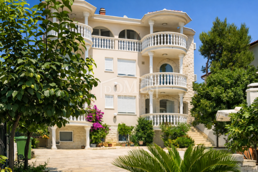 1770911056 batiment