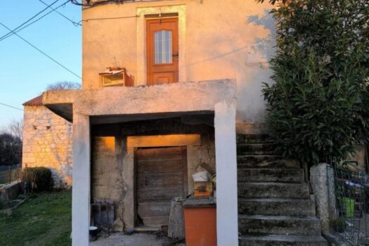 1778576728 bafb3c2c db83 427e 8562 b82c15ff0511 prodaja hise renovacijo z gradbenim ze