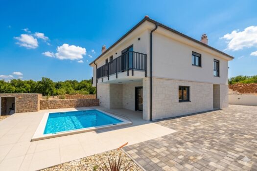 1781956558 house vantacici3